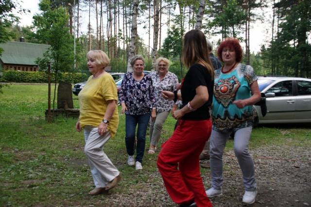 Panie ruszają w tany